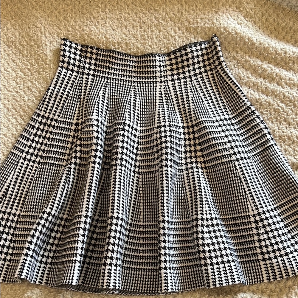 Classic Black and White Houndstooth Skirt